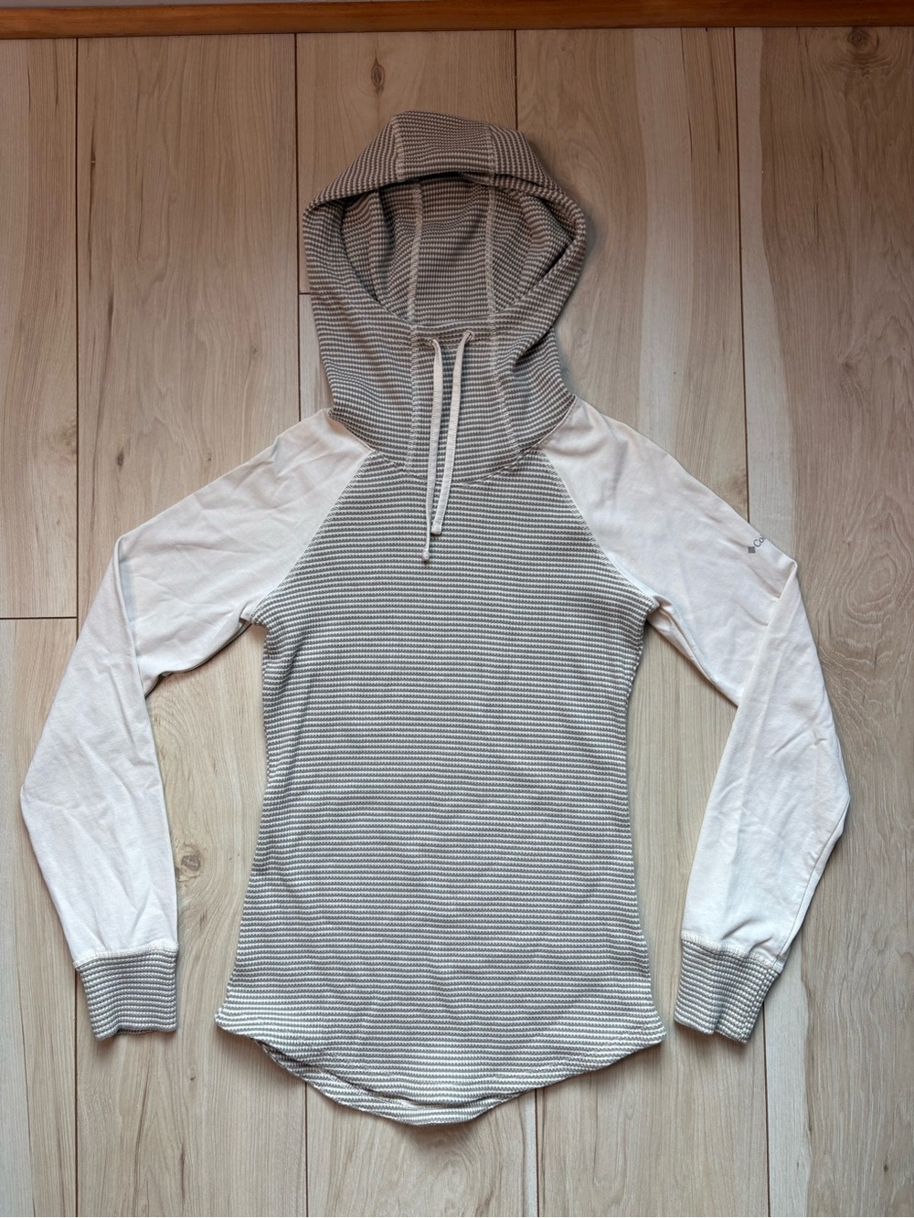 Columbia Women’s Waffle Knit Hoodie Small Oatmeal Cream Thermal Cowl Neck - Picture 2 of 10